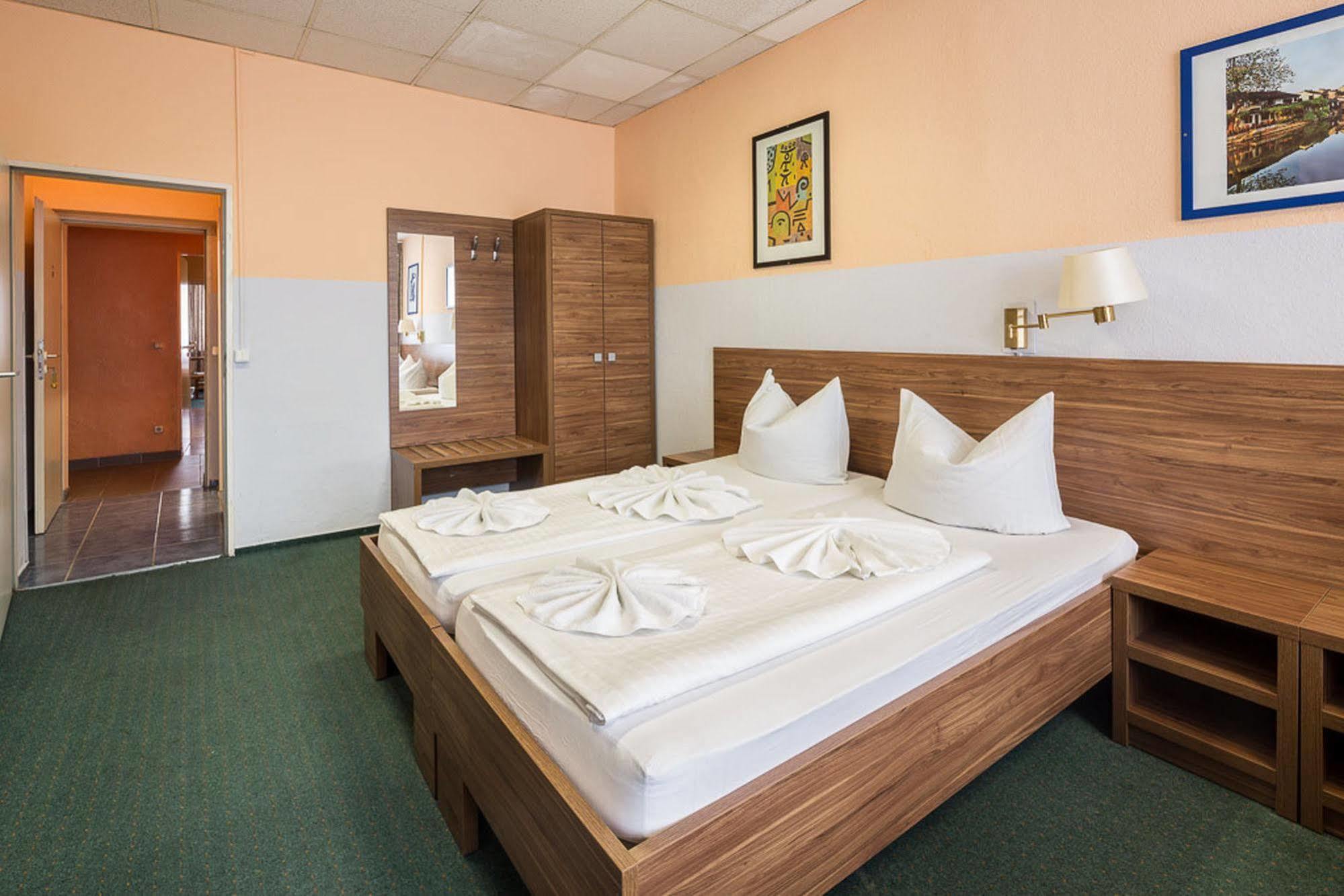 City Hotel Ansbach Am Kadewe Берлин Экстерьер фото